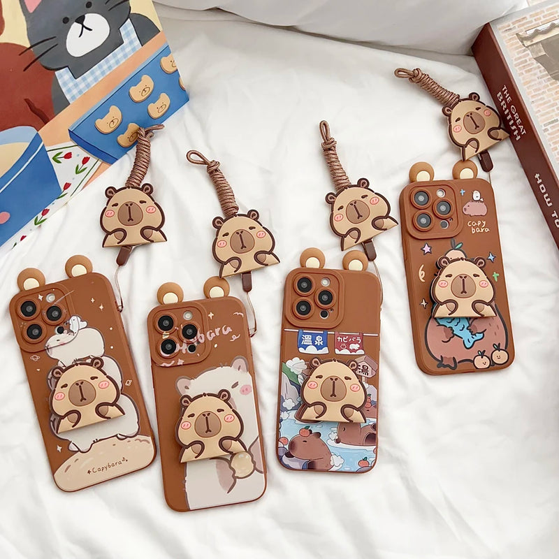 Capa de Capivara com Orelhas e Enfeites